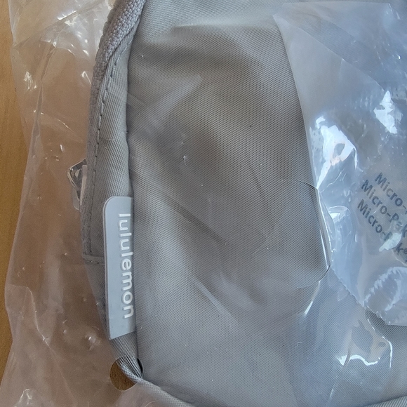 Lululemon | Everywhere Belt Bag - Silver Drop - Picture 5 of 6